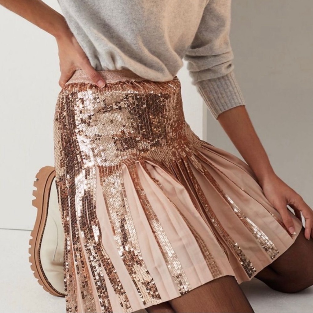 Anthropologie Bea Rose Gold Sequined Party Mini Skirt Pleated Barbiecore Size 2